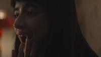 Кадр из фильма Вампирша-гуманистка ищет отчаянного добровольца